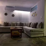 Verros Suite: Private In Unique Pool *