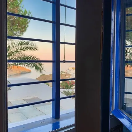 Verros Suite: Private In Unique Pool